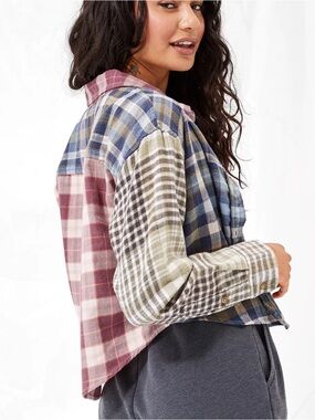 American Eagle Cozy Cabin Cropped Flannel Patchwork Plaid Shirt